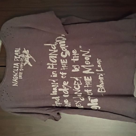 Magnolia Pearl Spirit Graphic Tee in Gray - Picture 5 of 7